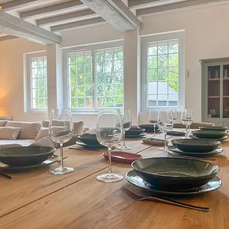 La Maison Greenwood - Piscine Chauffee بيت للعطل *